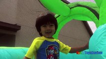GIANT INFLATABLE SLIDE for kids Little Tikes 2 in 1 Wet 'n Dry Bounce Children play center-02