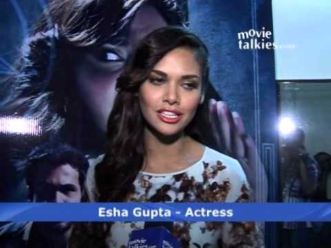 Esha Gupta Promotes 'Raaz 3' At College Festival