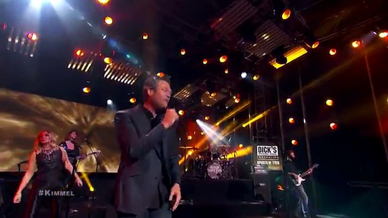 Blake Shelton Performs "Guy with a Girl"