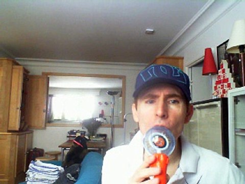 Wiwi égratigne tenir debout de Fred Pellerin