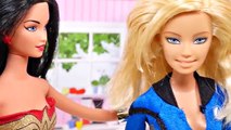 Disappearing Dolls! Dr. Elsa helps Invisible Woman at the Disney Frozen Dentistry Barbie Superheroes
