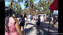 UN GRUPO PRACTICA DEPORTE EN LA PLAYA DE MEXICO HOMBRES Y MUJERES SALUDABLES