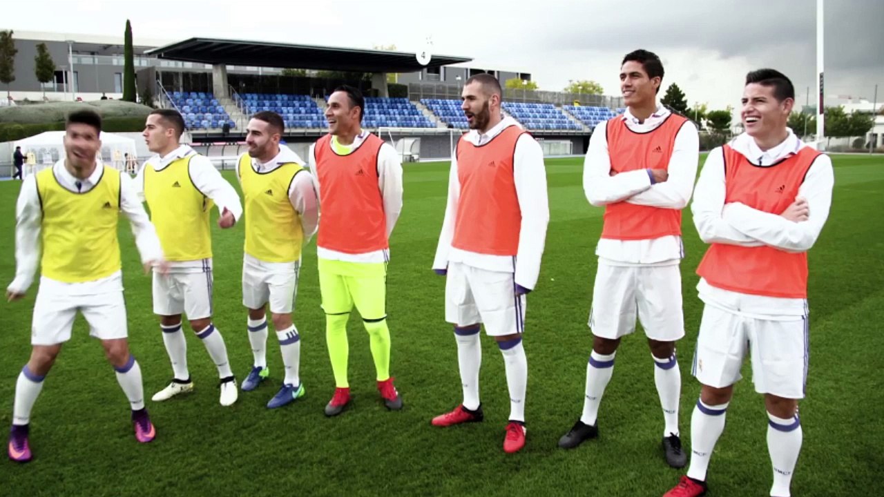 Benzema, James & Co recréent les jeux FIFA 17 en vrai !