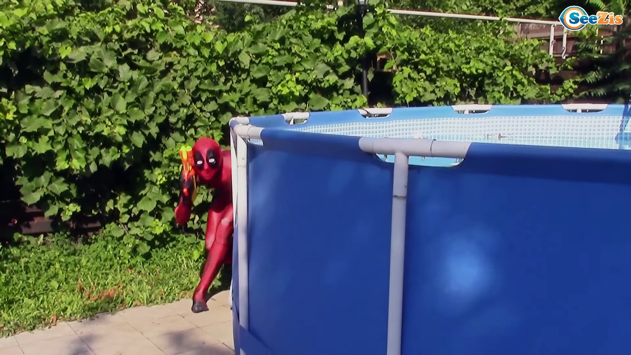 Spiderman Bikini PRANK! w/ Frozen Elsa Hulk Pink Spidergirl Toilet Prank Superheroes in Real Life