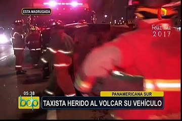 Taxista resulta herido tras volcar su auto en la Panamericana Sur