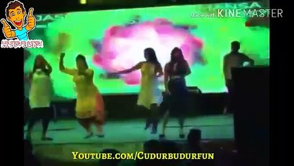 নাচের মঞ্চে প্রকাশ্যে গুলি করে হত্যা!!