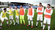 Los jugadores del Real Madrid recrean FIFA 17 sobre el césped