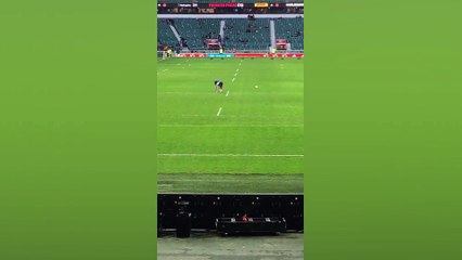 Adam Jones nails kick