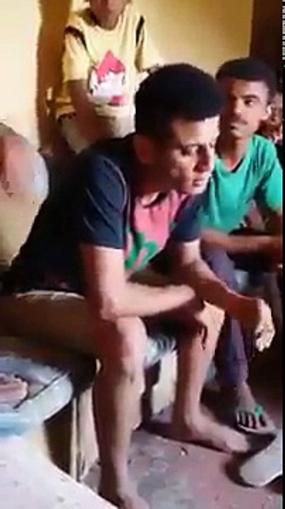 فيديو من داخل مستشفى الامراض العقلية والله كلامه افصح من بعض الشيوخ لالا تتكبر انصت وشارك الفيديو