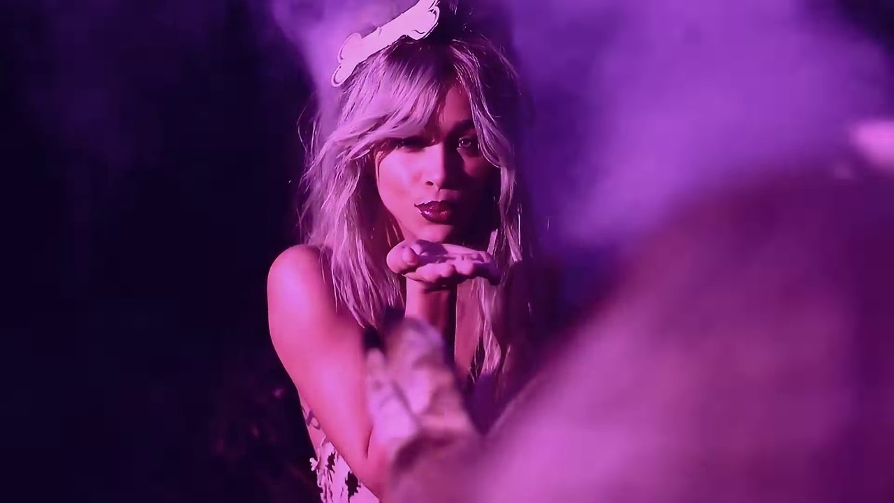 Jasmine Sanders by Doug Inglish LOVE Advent 2016