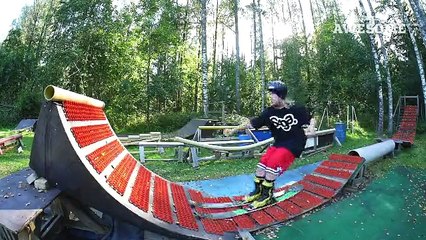 İnternette Gördükleri Hareketleri Yapmaya Çalışan İnsanlar