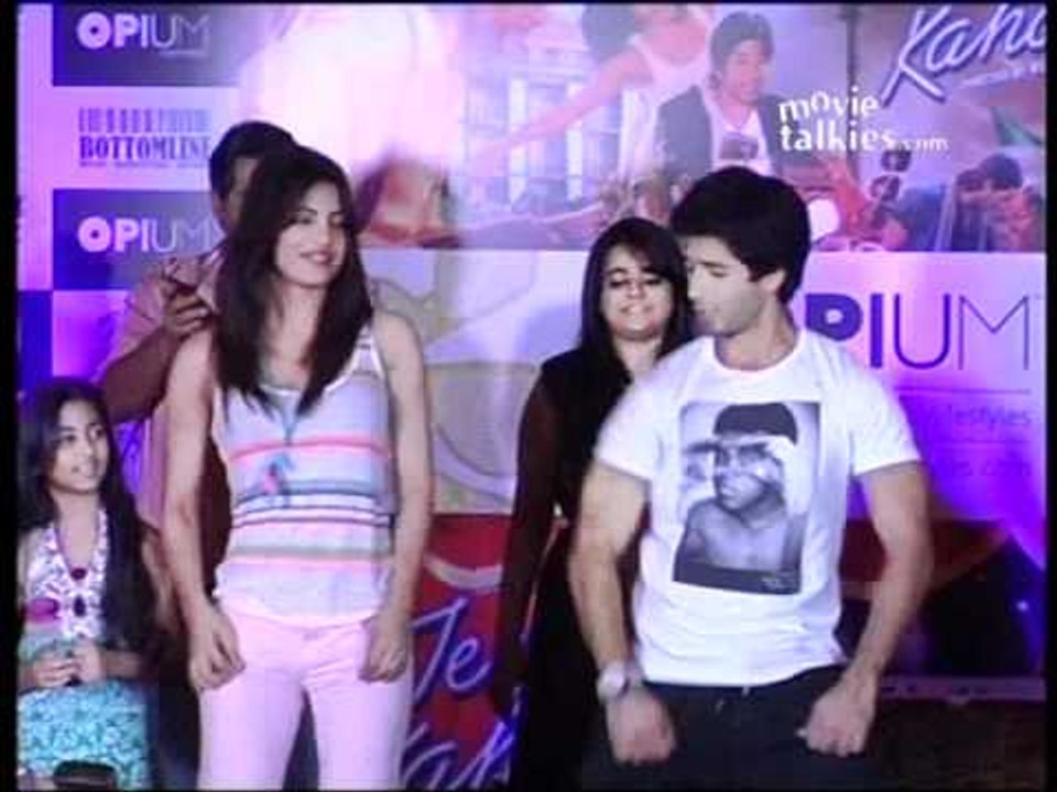 Shahid Kapoor Serenades Priyanka Chopra With A Couplet At 'Teri Meri Kahaani' Promotional Event