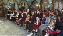 في لقطة مؤثرة ...طفل فاقد للسند يتوجه نحو السبسي ويفاجئه باغنية على الوطن (شاهدالفيديو)