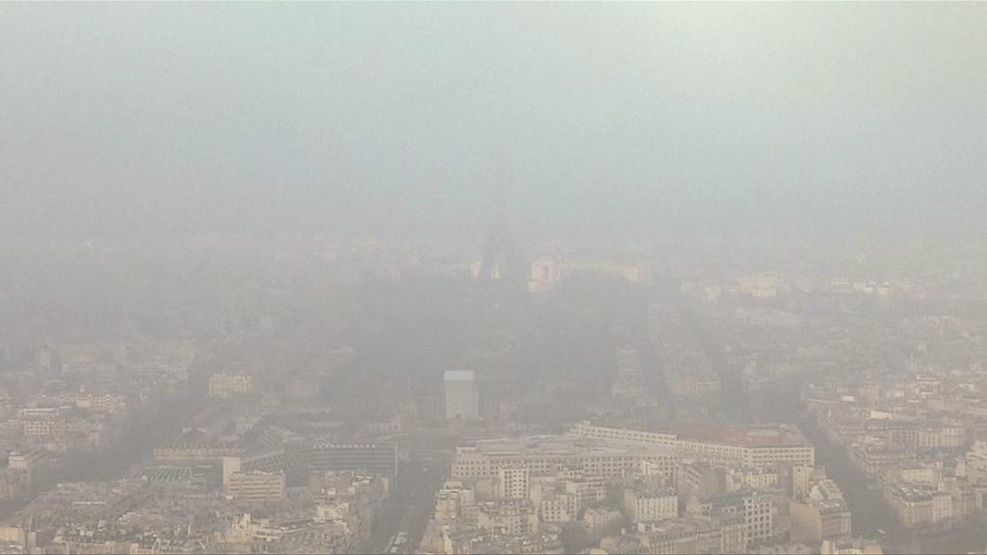 ⁣Рівень забруднення повітря у Мадриді і Парижі перевищує норми