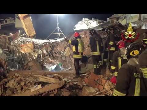 Acilia (Roma) - Crollo palazzina, ricerca dispersi (28.12.16)