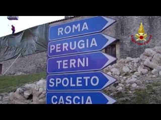 Norcia - Terremoto. Copertura abitazione (29.12.16)