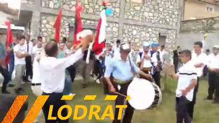 Dasma tradicionale veshall