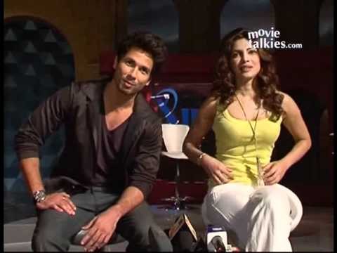 Shahid Kapoor And Priyanka Chopra Promote 'Teri Meri Kahaani' On IPL 5 Extra Innings