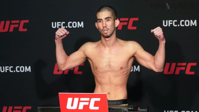 Ronda Rousey darts out of UFC 207 weigh-ins, Johny Hendricks misses again