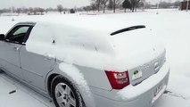 Qesharake, ja si hiqet bora nga kjo veturë