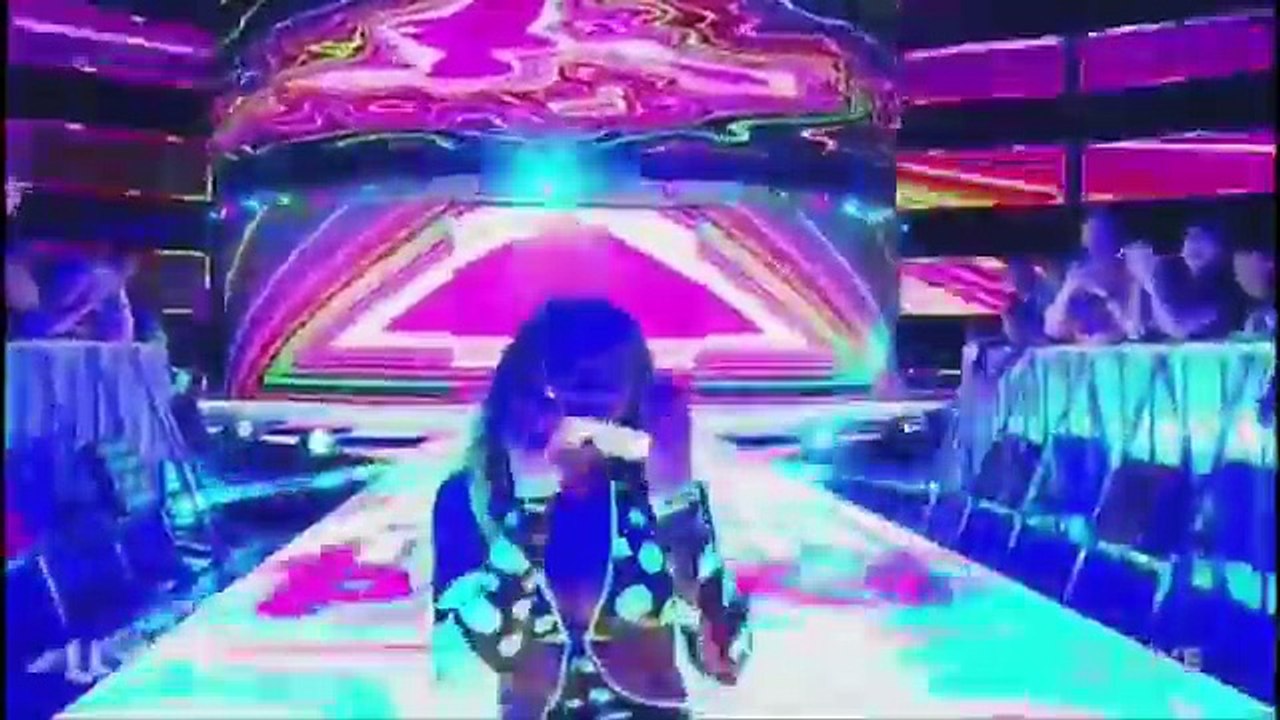 WWE SMACKDOWN 10-11-16 Naomi vs Carmella ( Nikki Bella attacks Carmella)