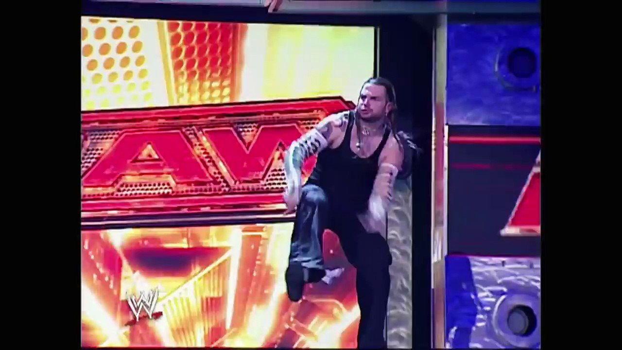 06.11.2007 WWE RAW Jeff Hardy vs Elijah Burke vs Batista