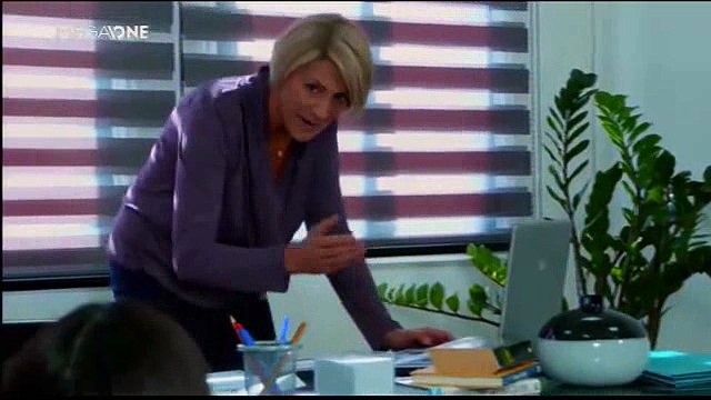 Η ΜΑΜΑ ΛΕΙΠΕΙ ΤΑΞΙΔΙ ΓΙΑ ΔΟΥΛΕΙΕΣ S01E12