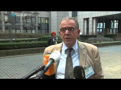 Turkish Coast Guard rescue hundreds of refugees trying to reach Greece