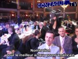 Gonzague récupère le trophée d'un acteur porno (hot d'or)