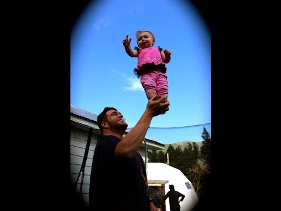 Daddy-Daughter Duo Show Incredible Balancing Skills