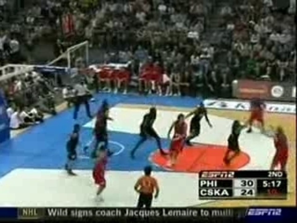 Dunk/alley-oop/block vs CSKA Moscow (Samuel Dalembert)