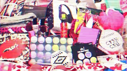 Epic Holiday Giveaway! (CLOSED) Kindle Fire HD 7   5SOS Album   Makeup Collection!