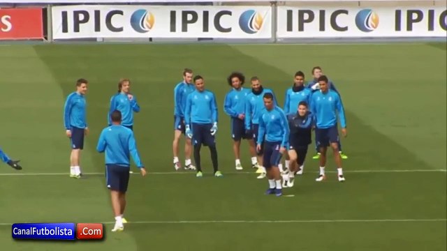 James Rodriguez y Cristiano Ronaldo compiten en el entrenamiento del Real Madrid • 2016