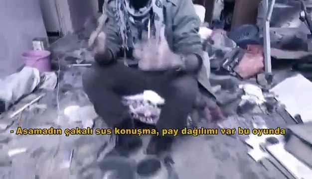 Sur sokaklarında şehitler anısına klip çeken polisimiz.__Ve bu klip sonucu o ...