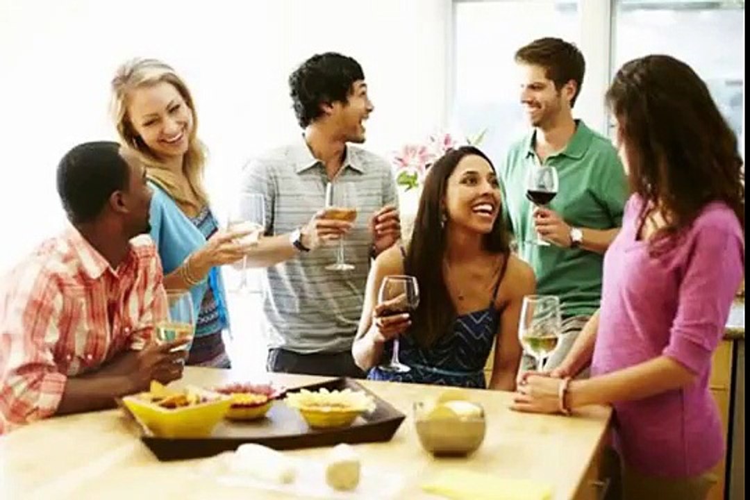 প্রেমিককে দূরে রাখুন যেসব বন্ধু থেকে!