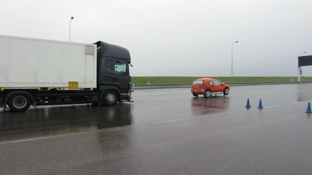 Reduced collision risk thanks to Scania AEB braking system
