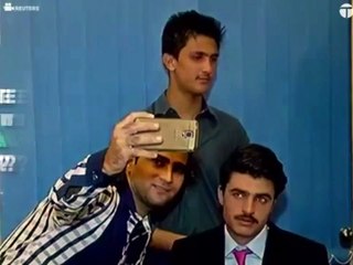 New Video of Arshad Chaye Wala Enjoying with Girls