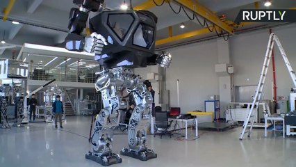 Real Life Avatar! Giant Manned Robot Takes First Steps