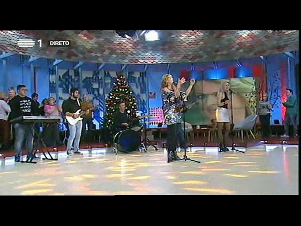Micaela na praça com o tema - seduccion