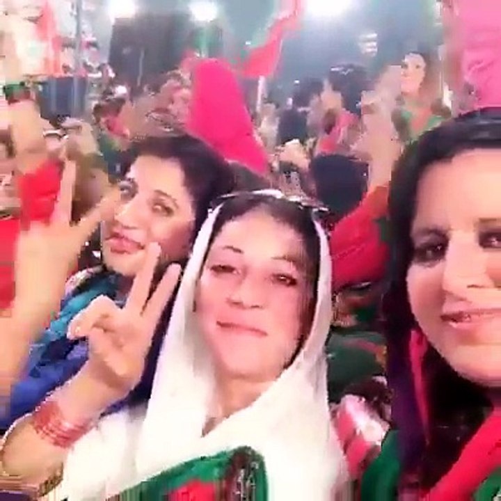PTI ki Dharno Main kya hota hay پی ٹی آئی کے دھرنے میں کیا ہوتا ہے حقیقت سامنے آ گئی۔