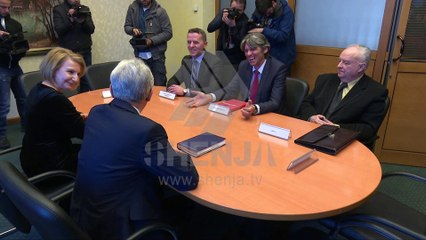 Analistët në “Arena”: Maqedoninë e pret një vit i vështirë