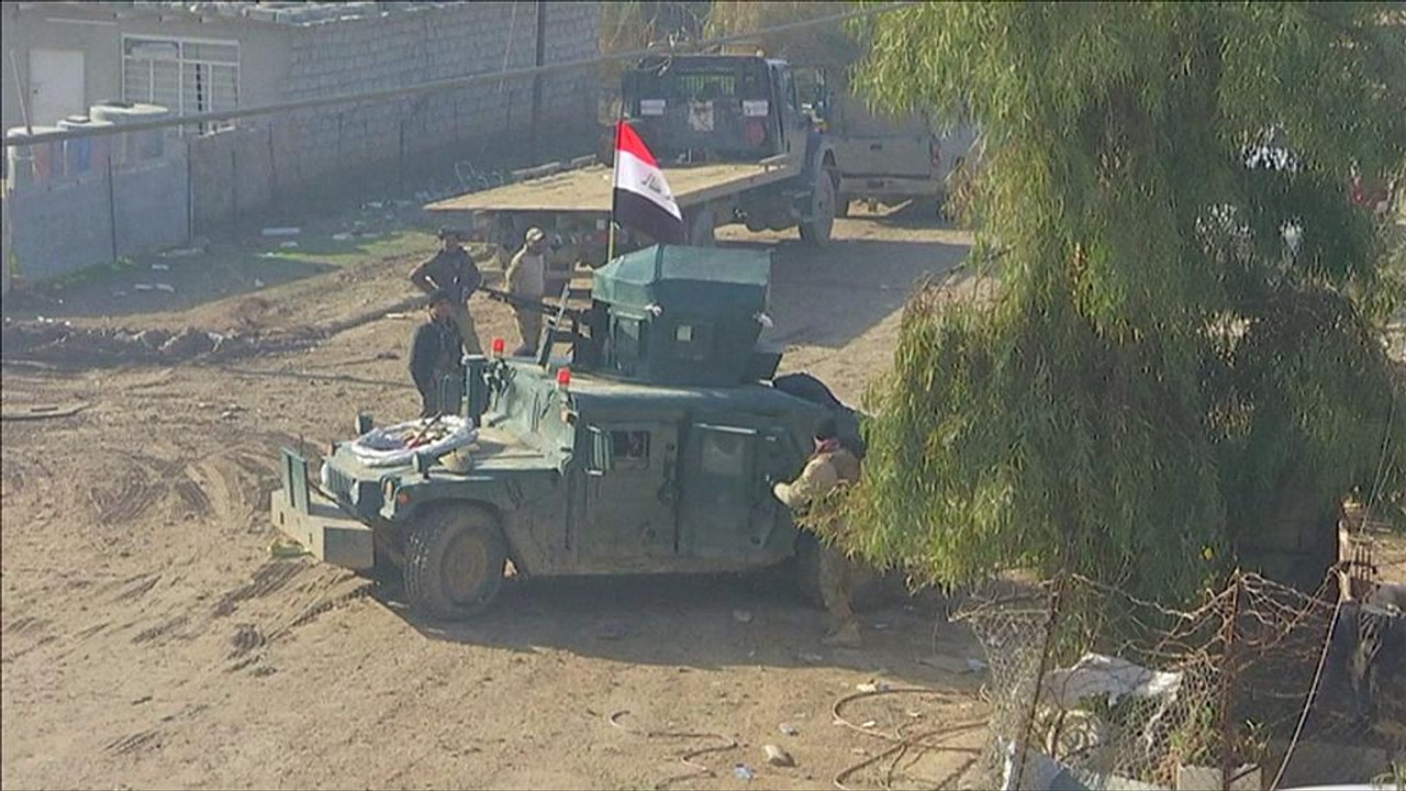 Iraqi army assaults Mosul the last ISIL strongh...