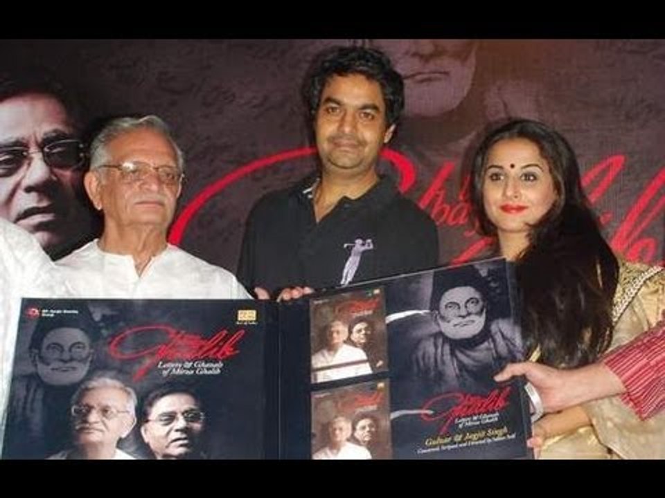 Lyricist Gulzar and Vidya Balan at the launch of Tera Bayaan Bhalib album.