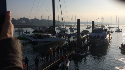 Thomas Coville arrive à La Trinité-sur-Mer
