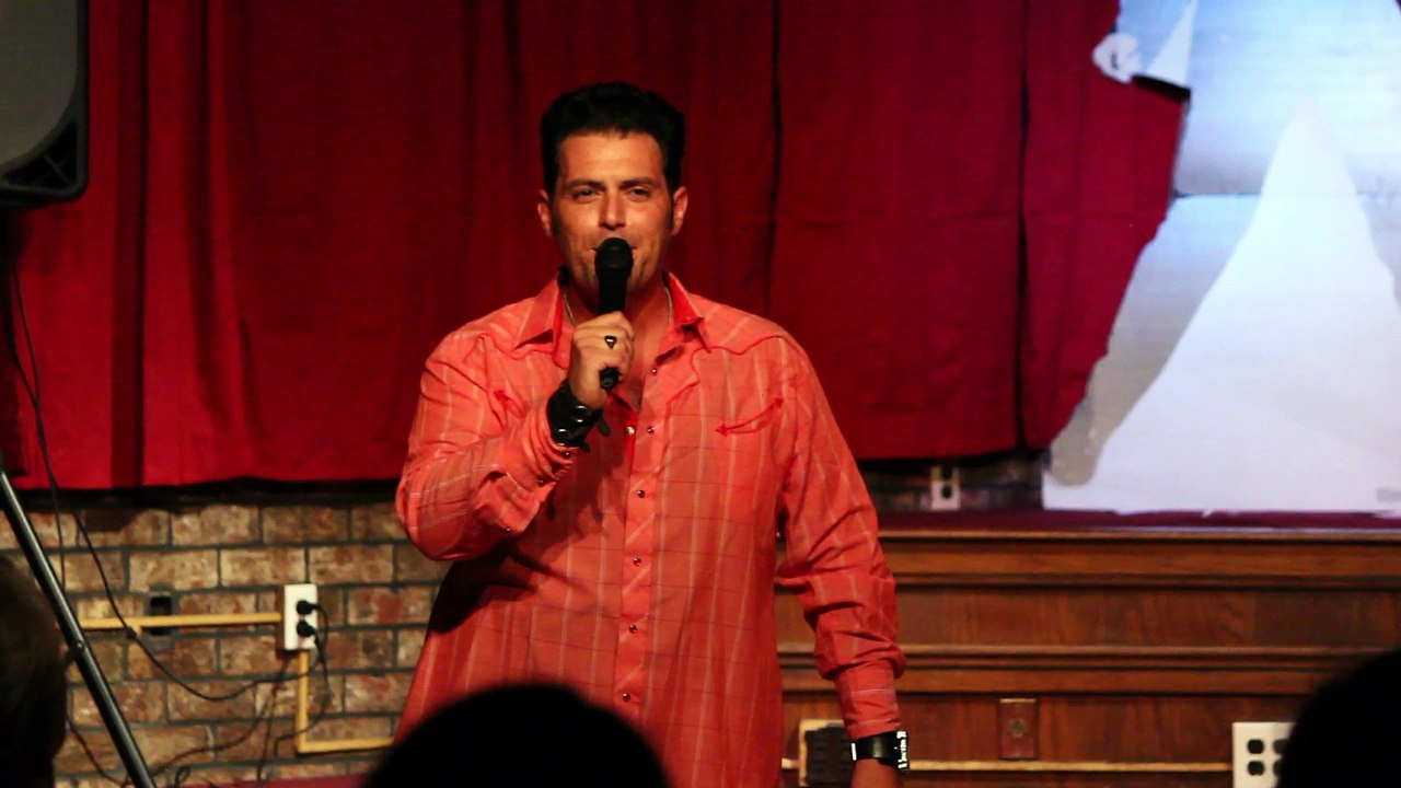 Franz Goovaerts sings 'How Great Thou Art' Elvis Week 2016