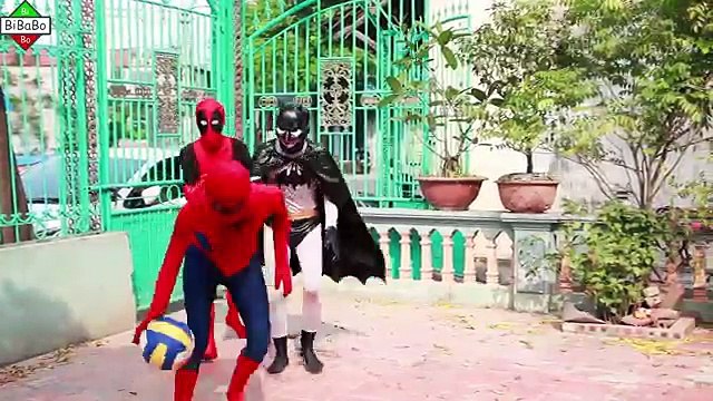 Superhero fun Nerf War Spiderman and Frozen Elsa with Batman Gun wolf Joker Kids