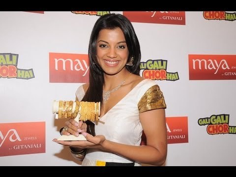 Mugdha Godse promotes Gali Gali Chor Hai at Gitanjali Event