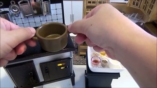 Making Dandan noodles in cooking Japanese miniature