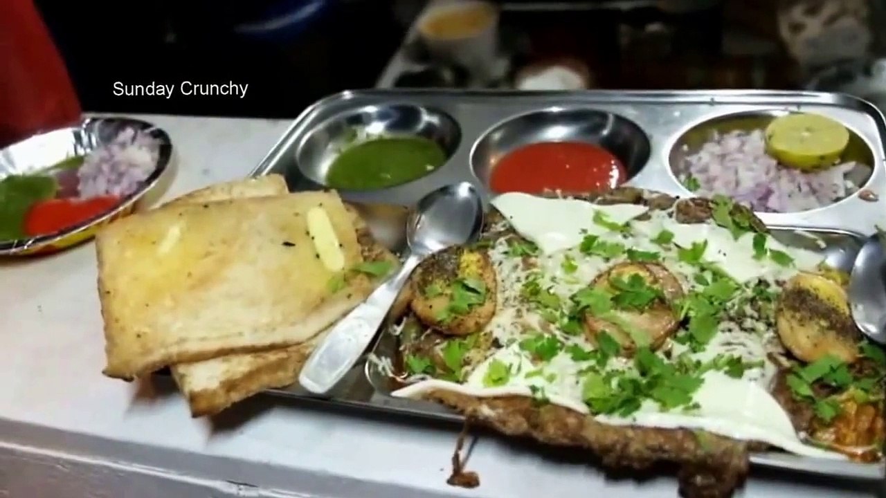 MUMBAI STREET FOOD - Indian Street Food