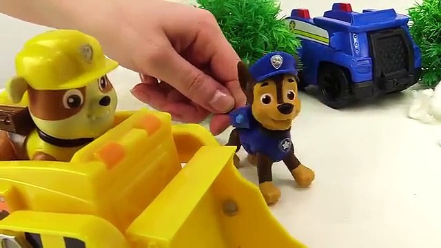 La Pat Patrouille: jeux avec les voitures